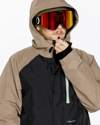 Картинка Сноубордическая куртка VOLCOM  DUA INS GORE JACKET CHESTNUT BROWN от магазина Адреналин Сноубордическая куртка VOLCOM  DUA INS GORE JACKET CHESTNUT BROWN от магазина Адреналин